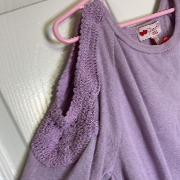 🌟B1G1 free Poof! girl crochet cold shoulder top size xl - Picture 3 of 5